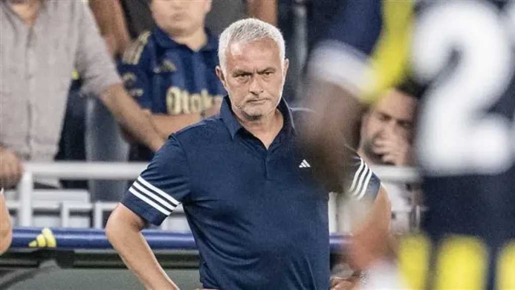 جوزيه مورينيو يكشف حقيقة مفاوضات الأهلي معه بعد رحيل خوسيه ريبيرو جوزيه مورينيو يكشف حقيقة مفاوضات الأهلي معه بعد رحيل خوسيه ريبيرو