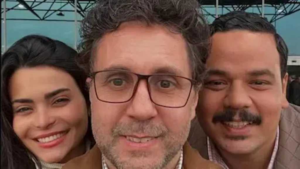 منافسة كوميدية خارج أشغال شقة: هشام ماجد يطلق تحذيراً لمصطفى غريب بسبب أسماء جلال منافسة كوميدية خارج أشغال شقة: هشام ماجد يطلق تحذيراً لمصطفى غريب بسبب أسماء جلال