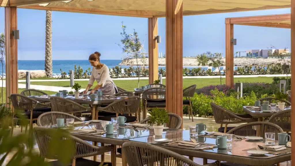 إغلاق المطاعم في 9 مساءً بمصر بين التحدي والحل: رأي خبير سياحي لتحقيق 30 مليون سائح إغلاق المطاعم في 9 مساءً بمصر بين التحدي والحل: رأي خبير سياحي لتحقيق 30 مليون سائح