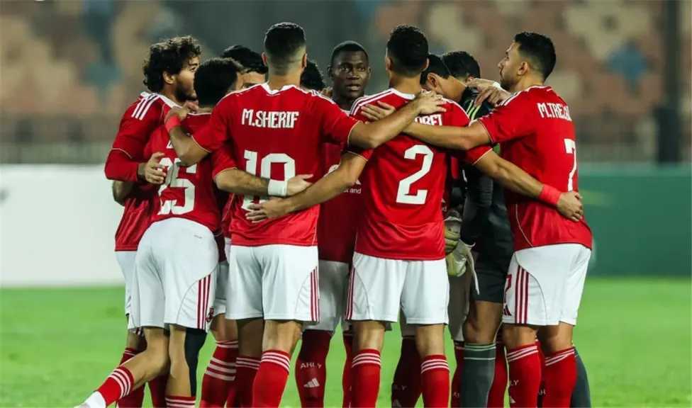 محترف الأهلي المصري يشكو مدرب الفريق بسبب سوء المعاملة والإدارة تتدخل محترف الأهلي المصري يشكو مدرب الفريق بسبب سوء المعاملة والإدارة تتدخل