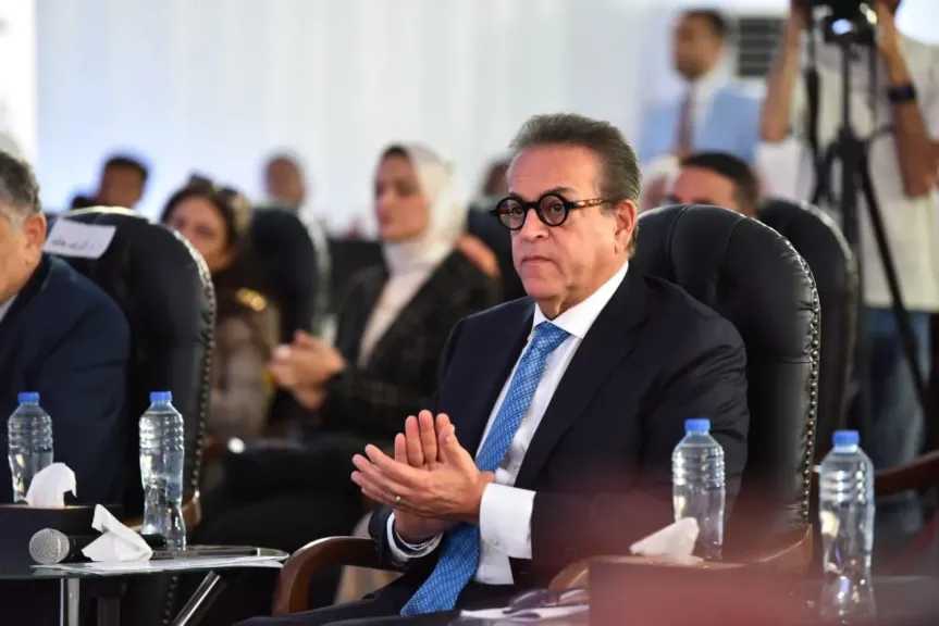 وزير الصحة: توطين صناعة المستحضرات الحيوية يعزز الأمن الدوائي ويدعم الاكتفاء الذاتي وزير الصحة: توطين صناعة المستحضرات الحيوية يعزز الأمن الدوائي ويدعم الاكتفاء الذاتي