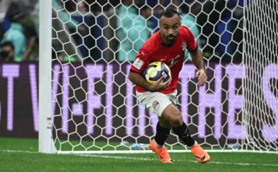 إدارة الأهلي تناقش رحيل أفشة.. واللاعب يطلب التأجيل لليناير المقبل إدارة الأهلي تناقش رحيل أفشة.. واللاعب يطلب التأجيل لليناير المقبل