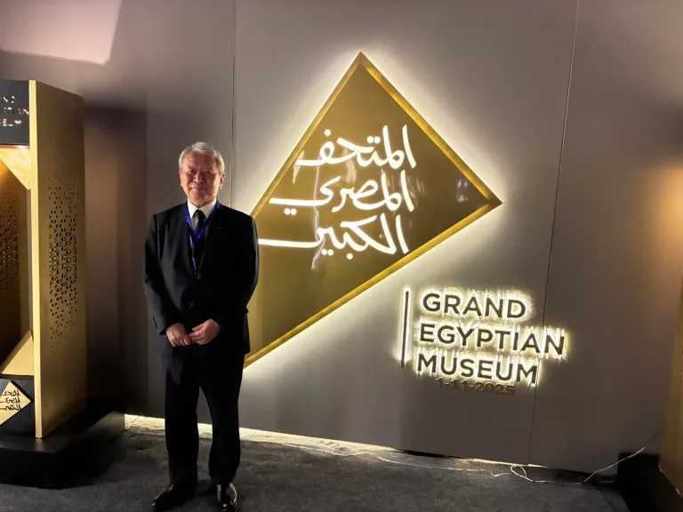 http://media.sabaharabi.com/img/26/07/23/711975_L.webp