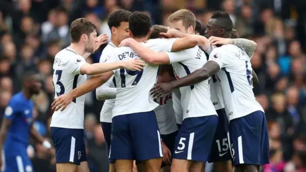 كريستيان روميرو يودع توتنهام تمهيدًا للانتقال إلى أتلتيكو مدريد كريستيان روميرو يودع توتنهام تمهيدًا للانتقال إلى أتلتيكو مدريد