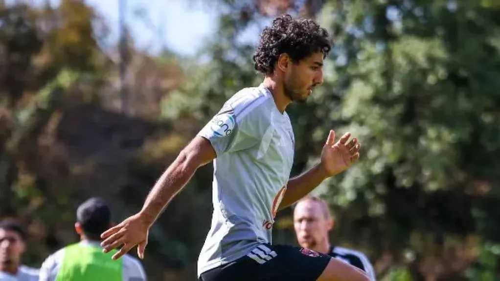 محمد هاني يتصدر إشادة محمد طارق أضا.. «رجل المواقف الصعبة» في الأهلي محمد هاني يتصدر إشادة محمد طارق أضا.. «رجل المواقف الصعبة» في الأهلي