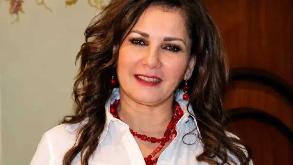آثار الحكيم تحتفل بعيد ميلادها.. مسيرة فنية حافلة وأبرز محطات حياتها آثار الحكيم تحتفل بعيد ميلادها.. مسيرة فنية حافلة وأبرز محطات حياتها