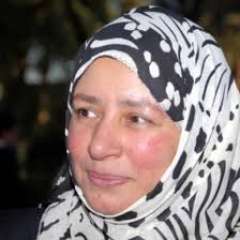 عبلة كامل تزور قبر فاتن...