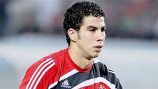 شريف اكرامى يطير الى لندن...