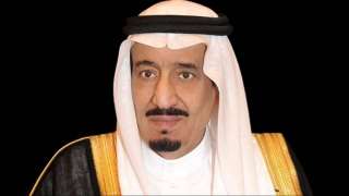 خادم الحرمين يعقد جلسة مباحثات...