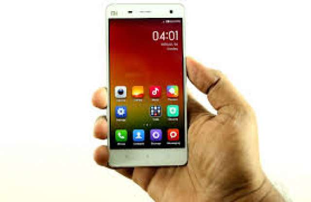 شاومي تكشف عن أحدث هواتفها بشاشة عملاقة