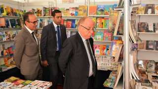 وزير الثقافة يفتتح معرض كتاب...