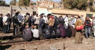 أهالي دانشوي يقطعون شريط السكة...