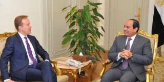 الرئيس السيسي يستعرض تطورات أزمات...