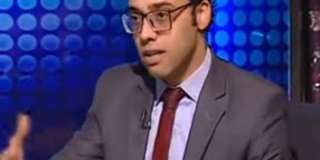 باحث سياسي يكشف تجاوزات فيلم...