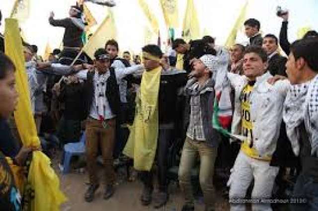 اشتباكات بين أنصار ”أبو مازن” و”دحلان” في مهرجان لحركة فتح