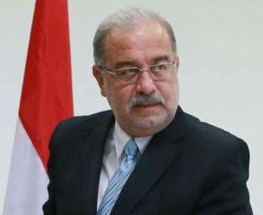 رئيس الوزراء يجتمع بوزير البترول...