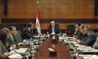 “مجلس الوزراء” يبحث عددا من...
