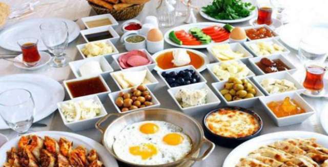 دراسة بريطانية تحذر من خطورة وجبة الإفطار