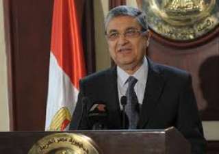 وزير الكهرباء يبحث مع سفير...
