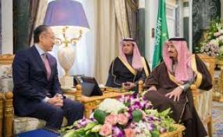 خادم الحرمين يبحث مع البنك...