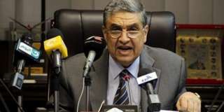”محمد شاكر” يعقد جلسة حوار...