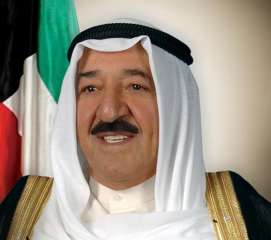 أمير الكويت يستقبل ولي عهد...