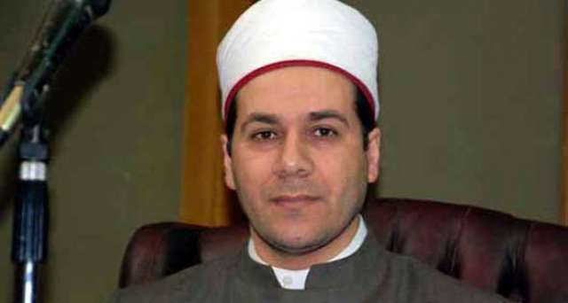 الشيخ مطهر شاهين إمام مسجد عمر مكرم