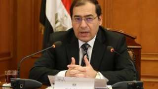 الملا يشارك في جلسة نقاشية...