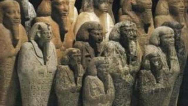 نيابة الهرم ترسل 12 قطعة أثرية للجنة خبراء عُثر عليها