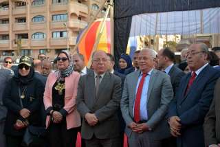 بالصور.. وزير الثقافة يفتتح معرض...