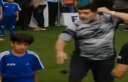 بالفيديو: مارادونا يتشاجر مع طفل...