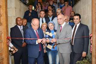 بالصور.. وزير الثقافة يفتتح الدورة...