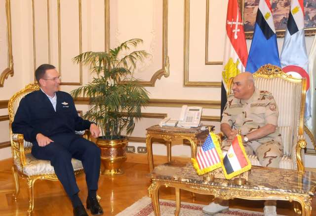 الفريق صدقى صبحى يلتقى جوزيف لينجيل قائد الحرس الوطنى الامريكى