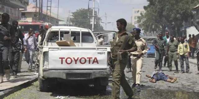 مقتل 12 شخصا على الأقل في هجومين بالعاصمة الصومالية