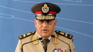 وزير الدفاع يشارك رجال الهيئة...