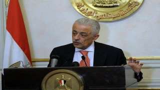 رئيس مجلس الوزراء يناقش ملفات...