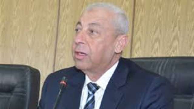 جولة مفاجئة لمحافظ أسوان للاطمئنان على تطبيق التعريفة المرورية الجديدة
