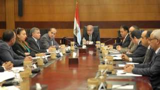   رئيس الوزراء يترأس اجتماع...