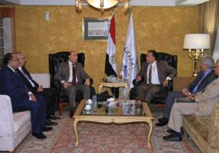وزير النقل يلتقى مميش لتفعيل...