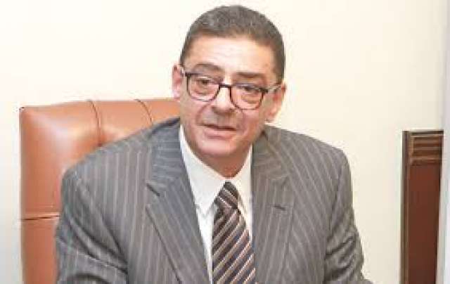 محمود طاهر رئيس النادي الأهلي.jpg