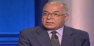 أبو غريب: وزير الثقافة ليس...