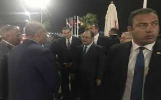 وزير الداخلية يتفقد الخدمات الأمنية...