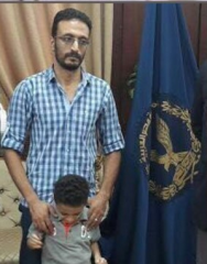 الداخليه تعيد الابتسامه لطفل عمره...