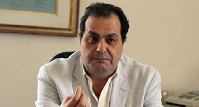 أنور مغيث مدير المركز القومى للترجمة