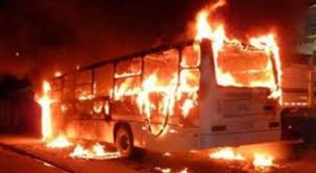 اندلاع حريق داخل أتوبيس فى عزبة النخل بسبب ماس كهربى