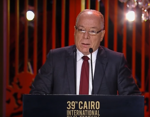 بالصور.. وزير الثقافة يفتتح الدورة...