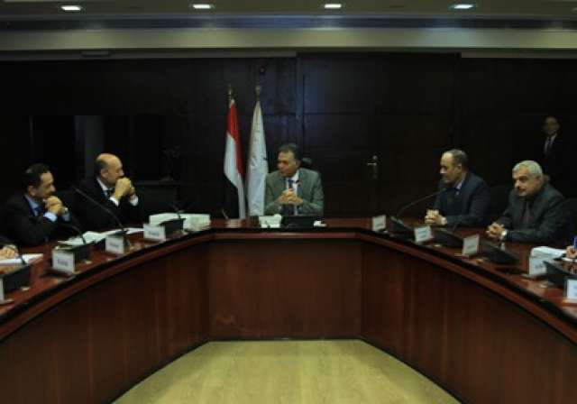 عرفات يلتقي وفد شركة إيطالية لبحث التعاون المشترك لإنشاء الخط الخامس للمترو