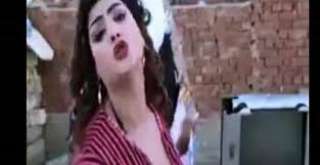 إحالة بطلة كليب ”بص أمك”...