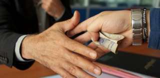 ضبط موظفين بمجلس مدينة أولاد...