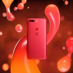 هاتف “ون بلس 5T” باللون...